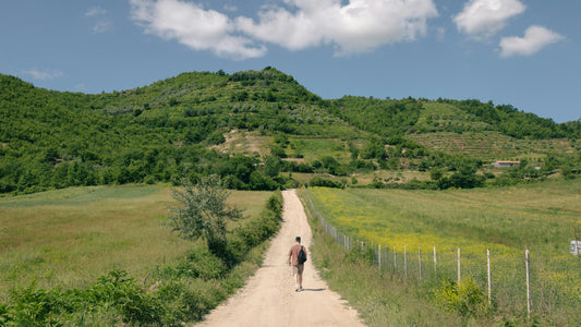 La meditazione camminata: quando il passo diventa presenza